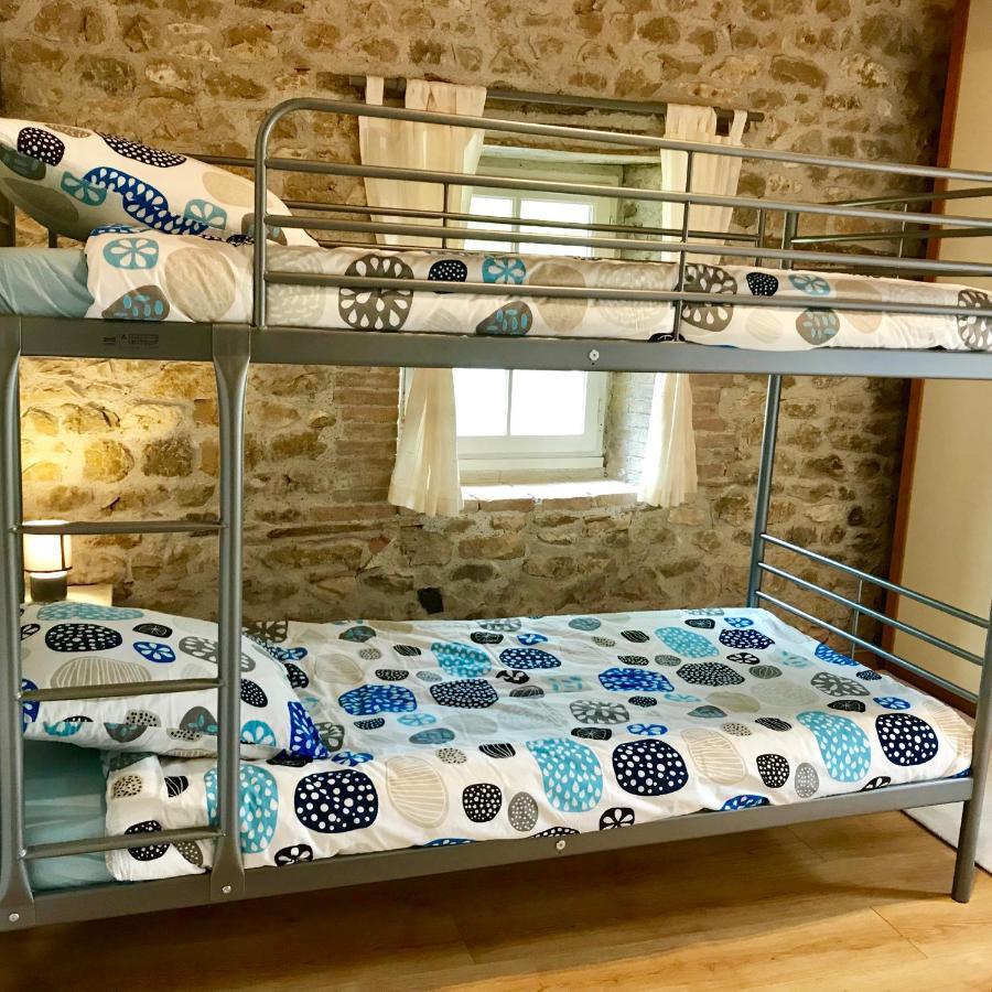 gîte de charme avec piscine Montpezat-de-Quercy Extérieur photo